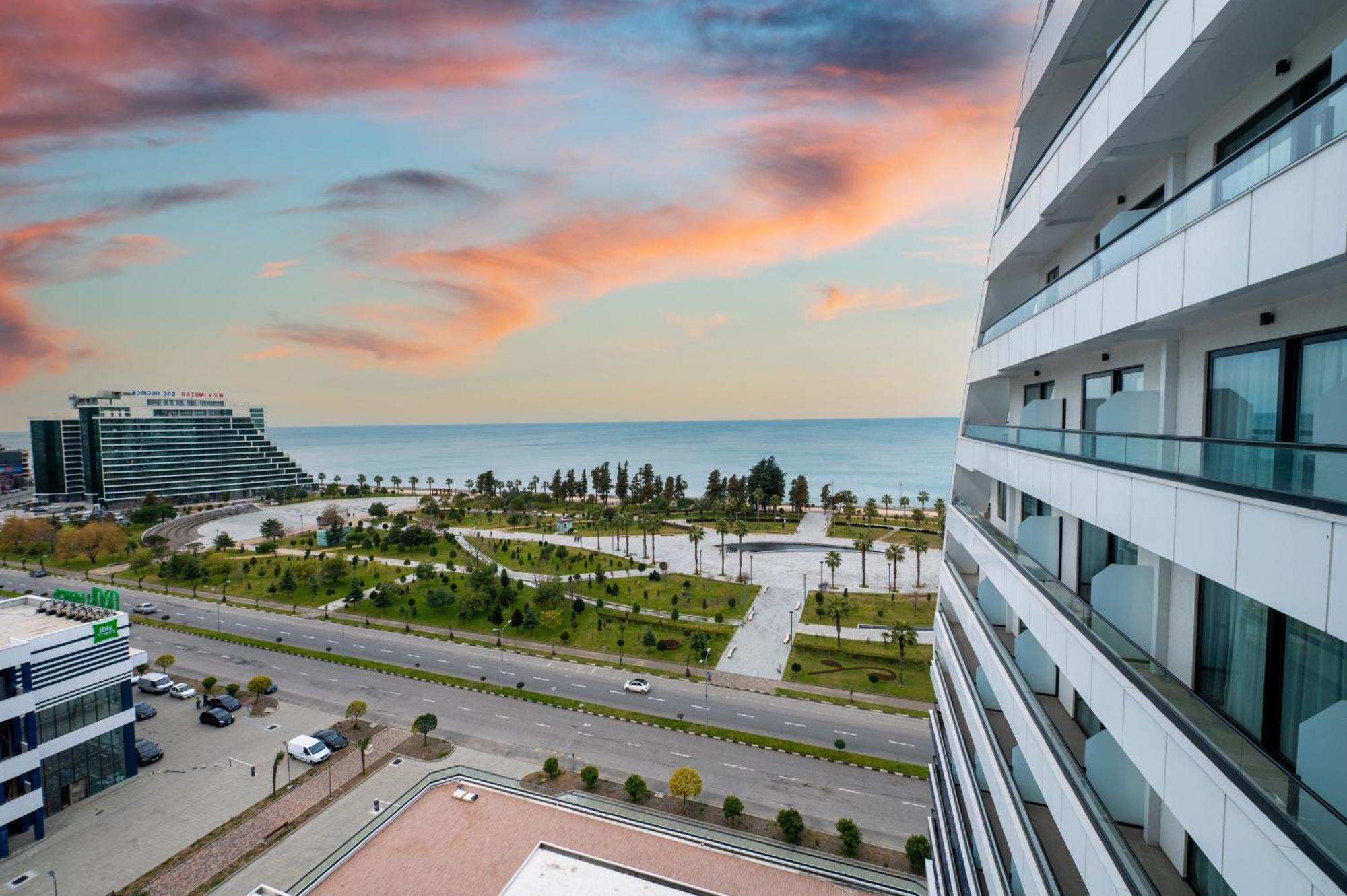 The Grandeur Hotel Batumi Eksteriør billede