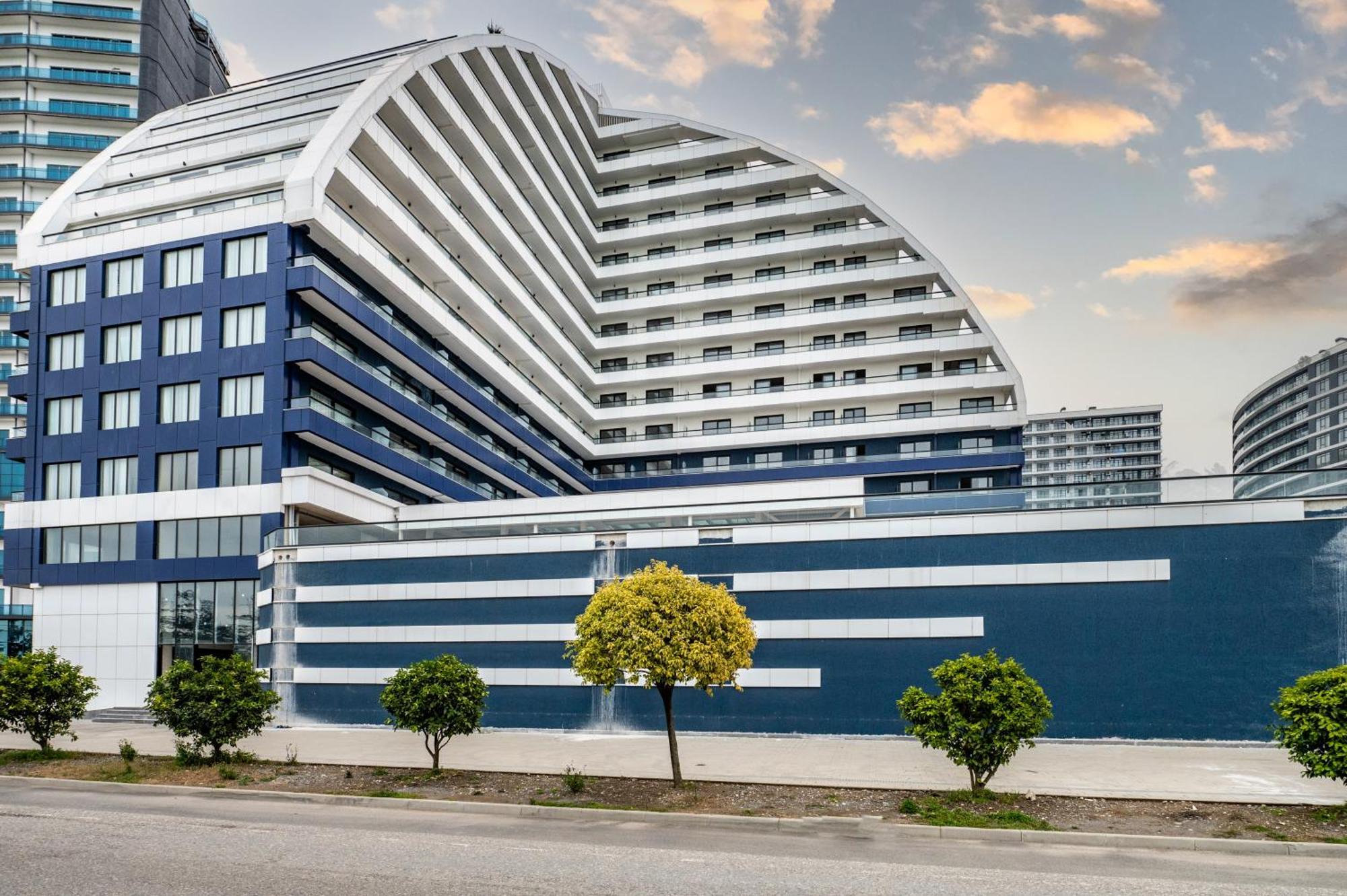 The Grandeur Hotel Batumi Eksteriør billede